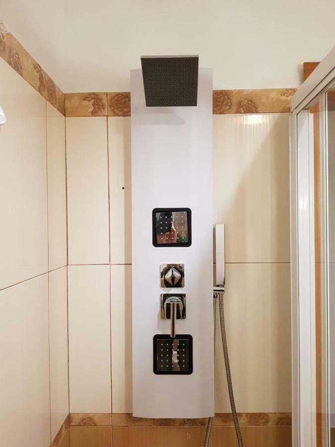 Interno Dieci Rome Luaran gambar