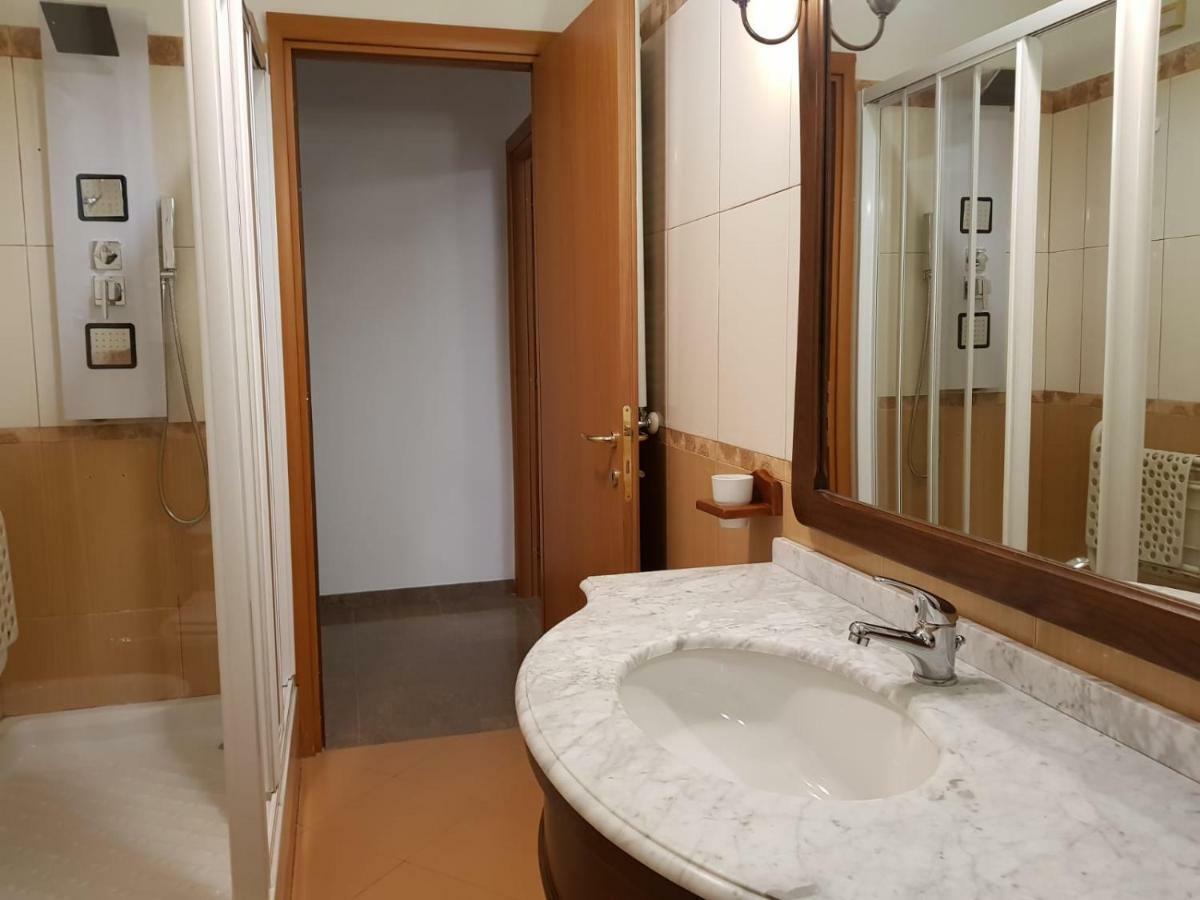 Interno Dieci Rome Luaran gambar