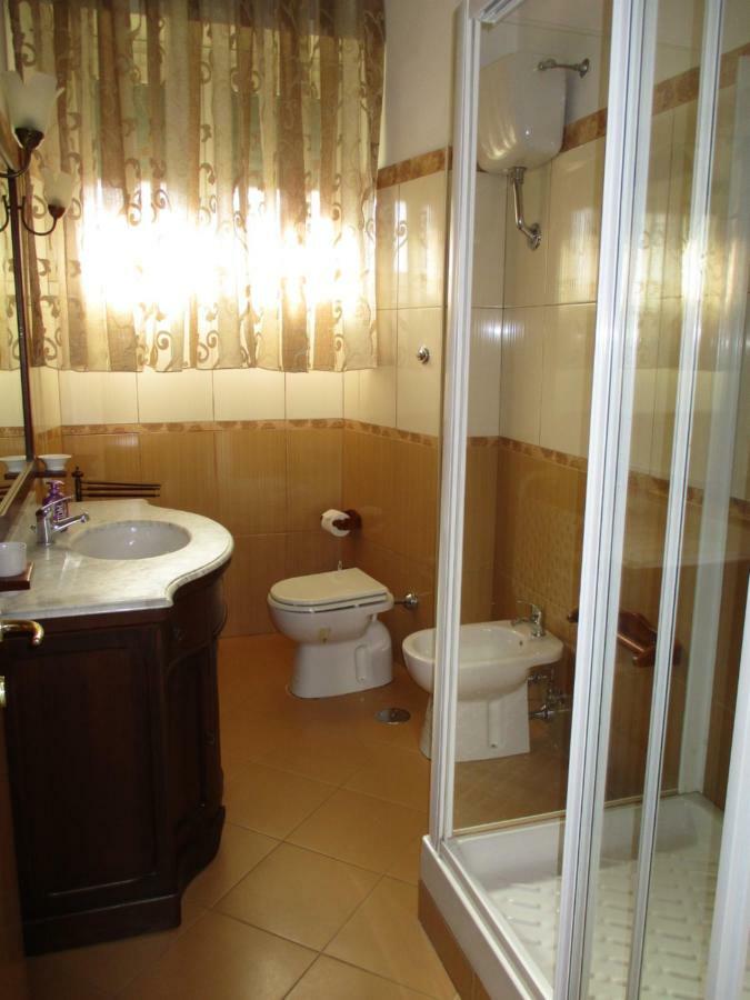 Interno Dieci Rome Luaran gambar